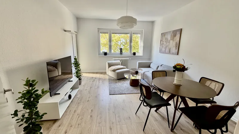 Erstbezug nach Komplettsanierung, 3-Zi-Whg. Homeoffice, komplett neu möbliert zw. Kudamm u.Grunewald — photo 1